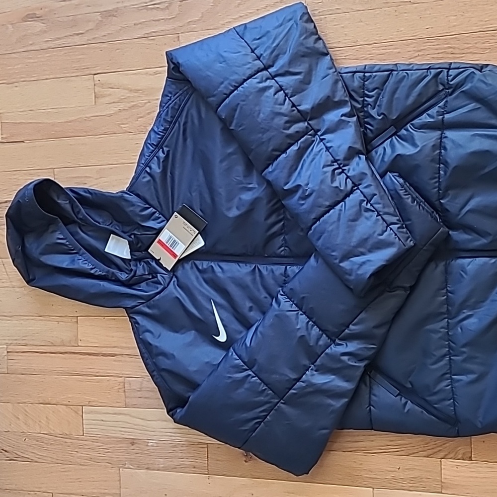 Nike Men's Synthetic Fill Jacket